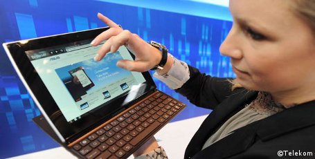 Cebit-Umfrage: Deutsche für mehr Transparenz beim Stromverbrauch von Computern