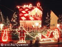 Strom sparen beim Weihnachtsschmuck mit LED-Lichterketten